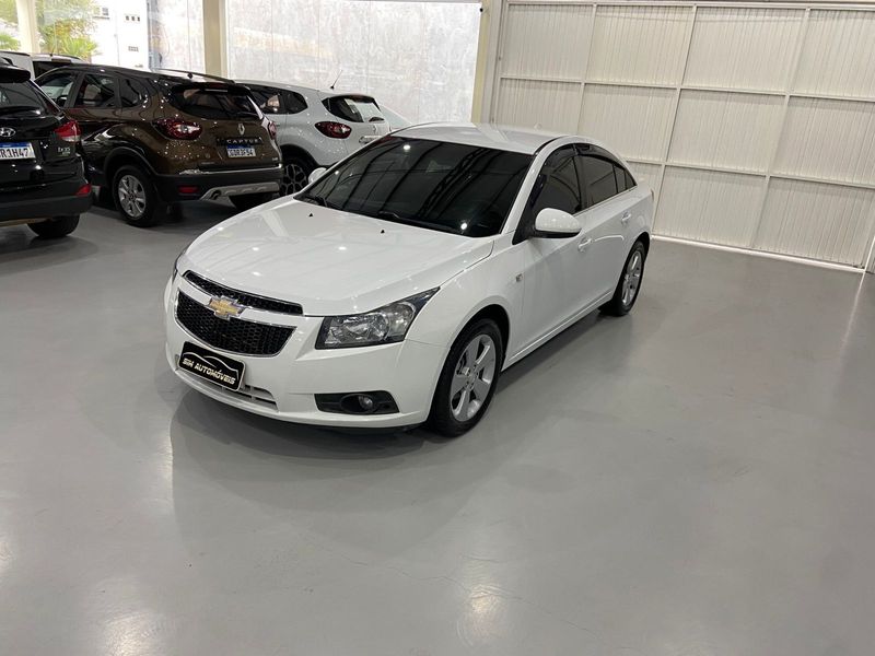 Chevrolet Cruze Lt Nb 2013/2014 SIM AUTOMÓVEIS ROLANTE / Carros no Vale
