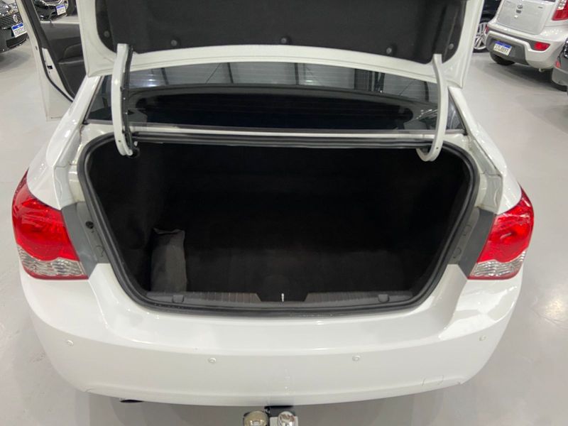 Chevrolet Cruze Lt Nb 2013/2014 SIM AUTOMÓVEIS ROLANTE / Carros no Vale