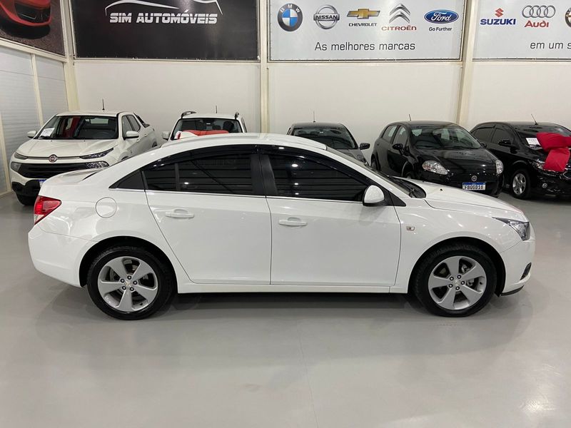 Chevrolet Cruze Lt Nb 2013/2014 SIM AUTOMÓVEIS ROLANTE / Carros no Vale
