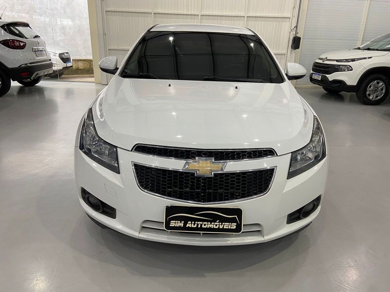 Chevrolet Cruze Lt Nb 2013/2014 SIM AUTOMÓVEIS ROLANTE / Carros no Vale