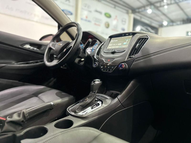 Chevrolet Cruze Lt Nb 2018/2018 SIM AUTOMÓVEIS ROLANTE / Carros no Vale