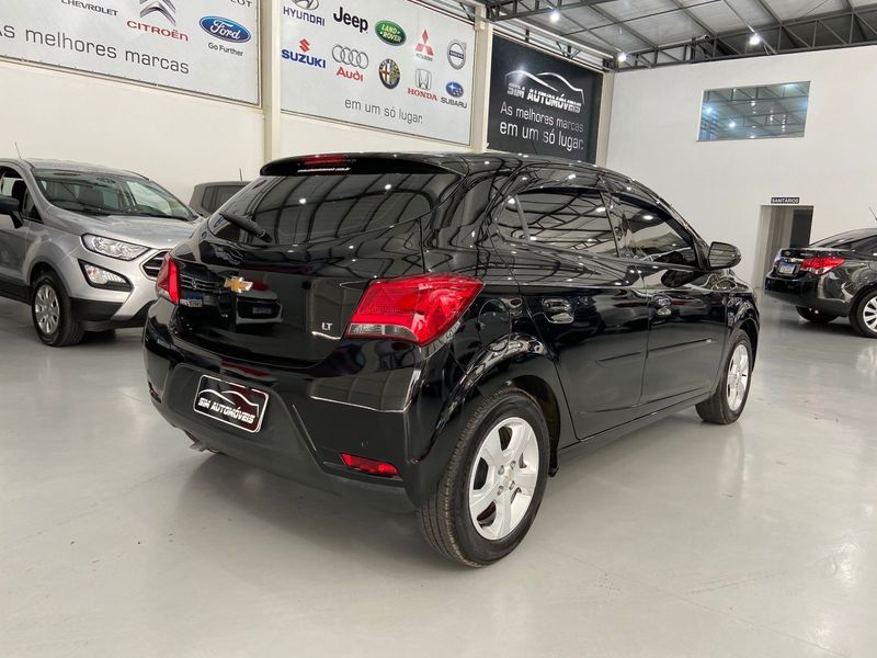 Chevrolet Onix 1.4 Lt 2018/2019 SIM AUTOMÓVEIS ROLANTE / Carros no Vale
