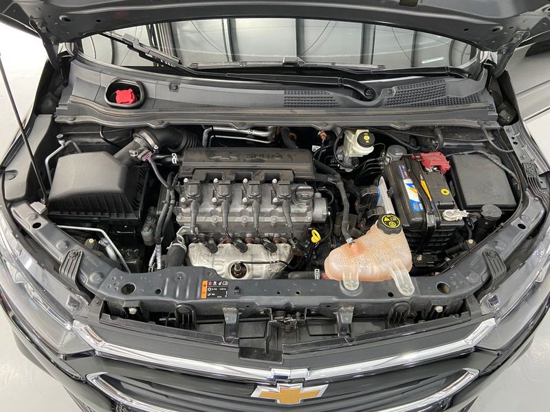 Chevrolet Onix 1.4 Lt 2018/2019 SIM AUTOMÓVEIS ROLANTE / Carros no Vale