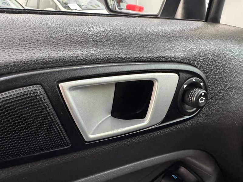 Ford Ecosport Freestyle 1.6 Mec. 2014/2015 SIM AUTOMÓVEIS ROLANTE / Carros no Vale