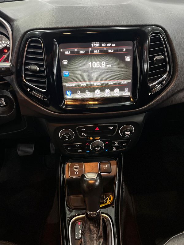 Jeep Compass Limited 2.0 4×2 16v 2016/2017 SIM AUTOMÓVEIS ROLANTE / Carros no Vale