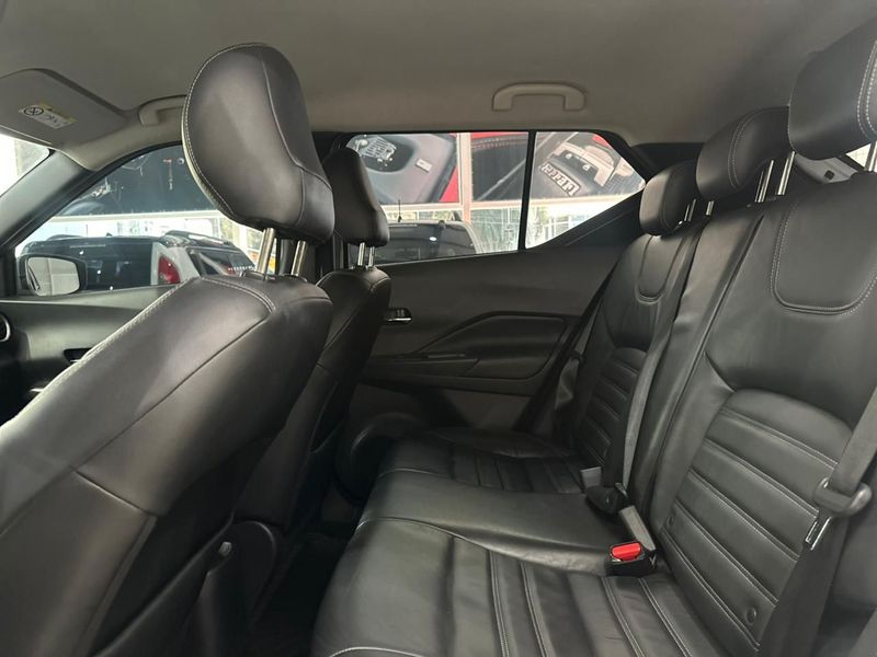 Nissan Kicks Sv Cvt 1.6 16v 2017/2018 SIM AUTOMÓVEIS ROLANTE / Carros no Vale