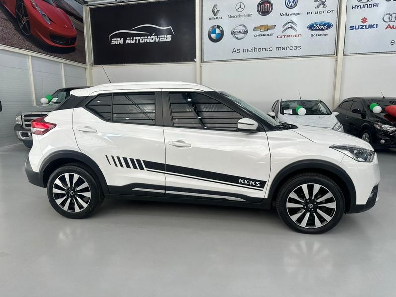 Nissan Kicks Sv Cvt 1.6 16v 2017/2018 SIM AUTOMÓVEIS ROLANTE / Carros no Vale