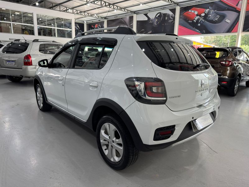 Renault Sandero Step 16r 2017/2018 SIM AUTOMÓVEIS ROLANTE / Carros no Vale