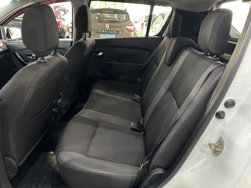 Renault Sandero Step 16r 2017/2018 SIM AUTOMÓVEIS ROLANTE / Carros no Vale