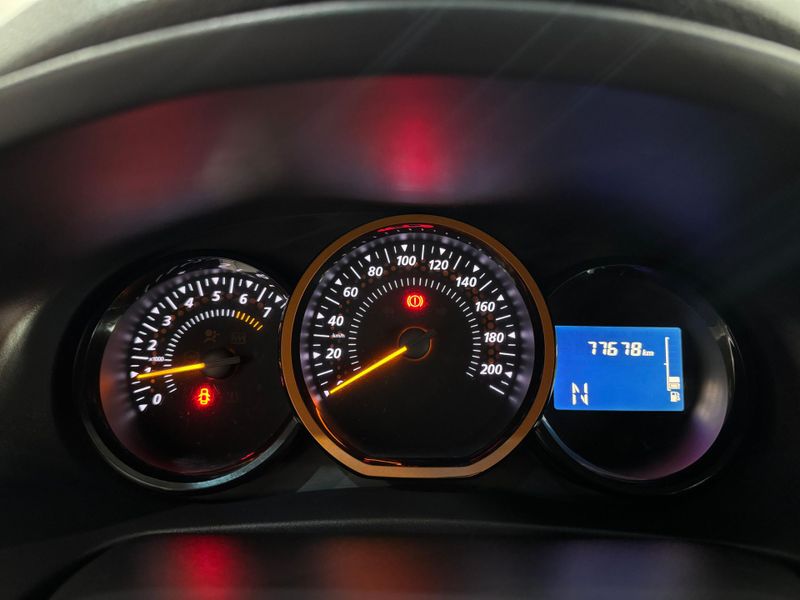 Renault Sandero Step 16r 2017/2018 SIM AUTOMÓVEIS ROLANTE / Carros no Vale