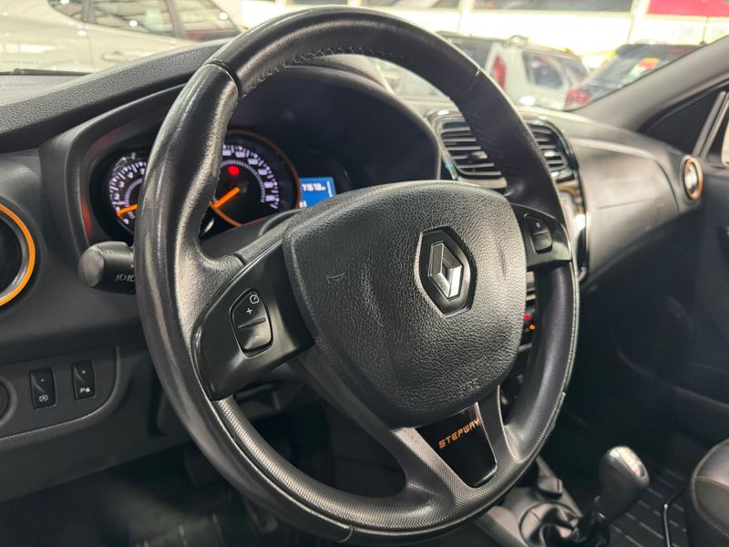 Renault Sandero Step 16r 2017/2018 SIM AUTOMÓVEIS ROLANTE / Carros no Vale