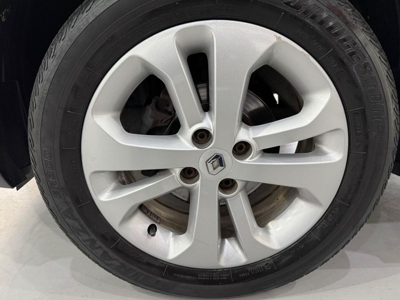Renault Sandero Step 16r 2017/2018 SIM AUTOMÓVEIS ROLANTE / Carros no Vale