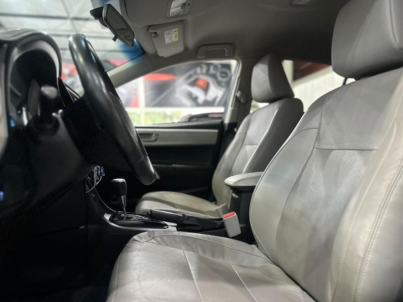 Toyota Corolla 1.8 Gli Upper 16v 2019/2019 SIM AUTOMÓVEIS ROLANTE / Carros no Vale