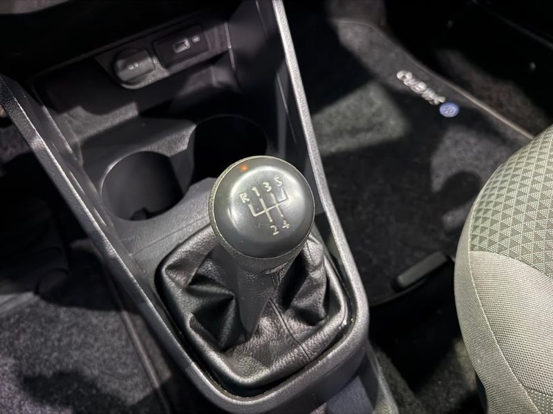 Volkswagen Saveiro 1.6 Cs Robust 8v 2022/2023 SIM AUTOMÓVEIS ROLANTE / Carros no Vale