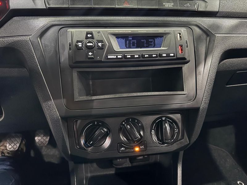 Volkswagen Saveiro 1.6 Cs Robust 8v 2022/2023 SIM AUTOMÓVEIS ROLANTE / Carros no Vale