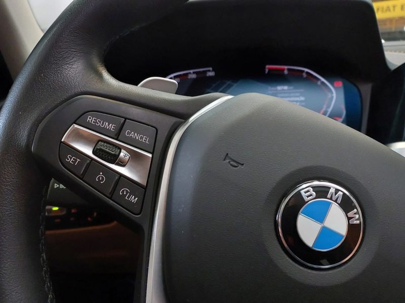 BMW 320i 2.0 16V TURBO FLEX SPORT GP AUTOMÁTICO 2022/2022 BETIOLO NOVOS E SEMINOVOS LAJEADO / Carros no Vale
