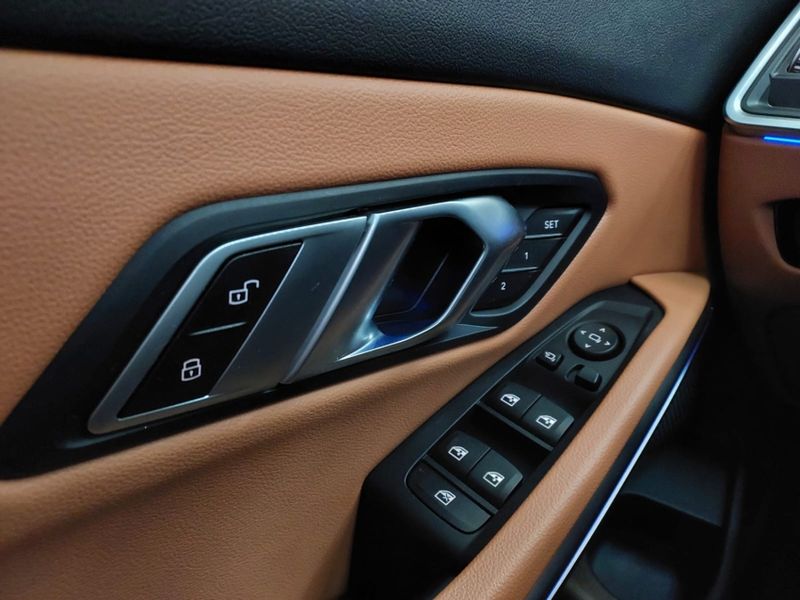 BMW 320i 2.0 16V TURBO FLEX SPORT GP AUTOMÁTICO 2022/2022 BETIOLO NOVOS E SEMINOVOS LAJEADO / Carros no Vale