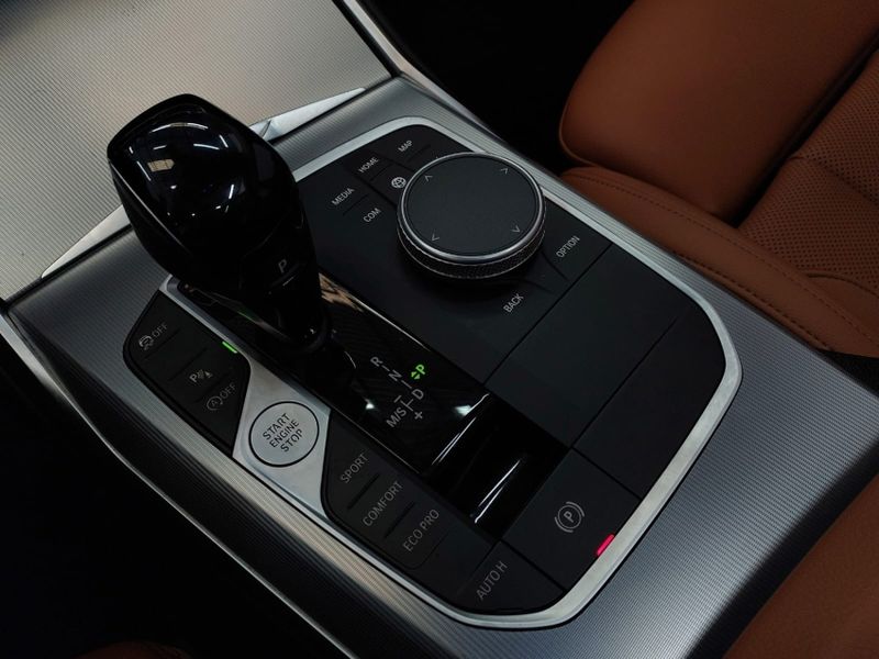 BMW 320i 2.0 16V TURBO FLEX SPORT GP AUTOMÁTICO 2022/2022 BETIOLO NOVOS E SEMINOVOS LAJEADO / Carros no Vale