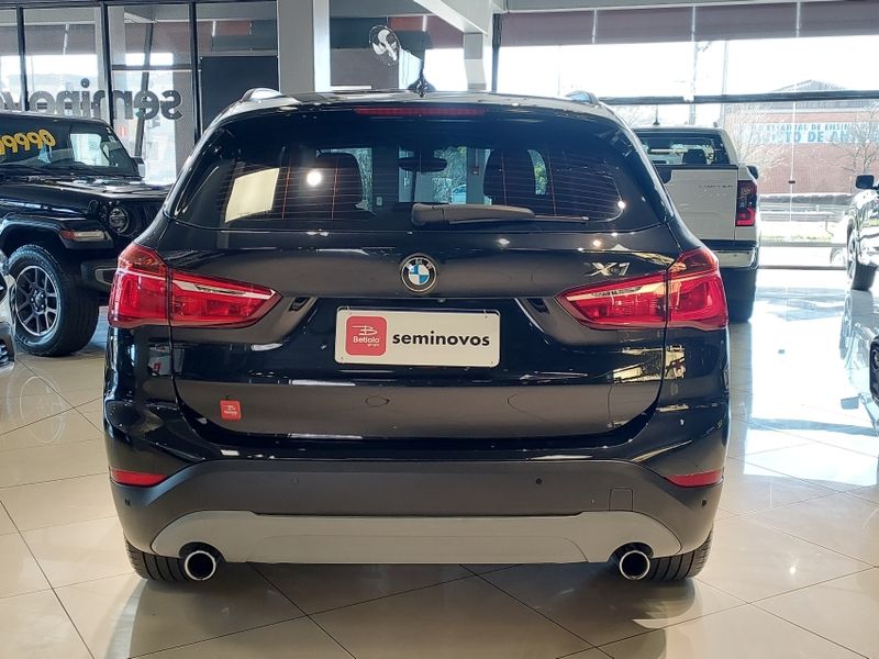 BMW X1 2.0 16V TURBO ACTIVEFLEX SDRIVE20I 4P AUTOMÁTICO 2016/2016 BETIOLO NOVOS E SEMINOVOS LAJEADO / Carros no Vale