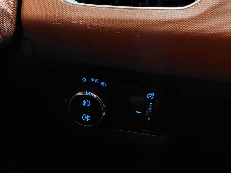 Chevrolet ONIX 1.4 MPFI ACTIV 8V FLEX 4P AUTOMÁTICO 2018/2018 BETIOLO NOVOS E SEMINOVOS LAJEADO / Carros no Vale