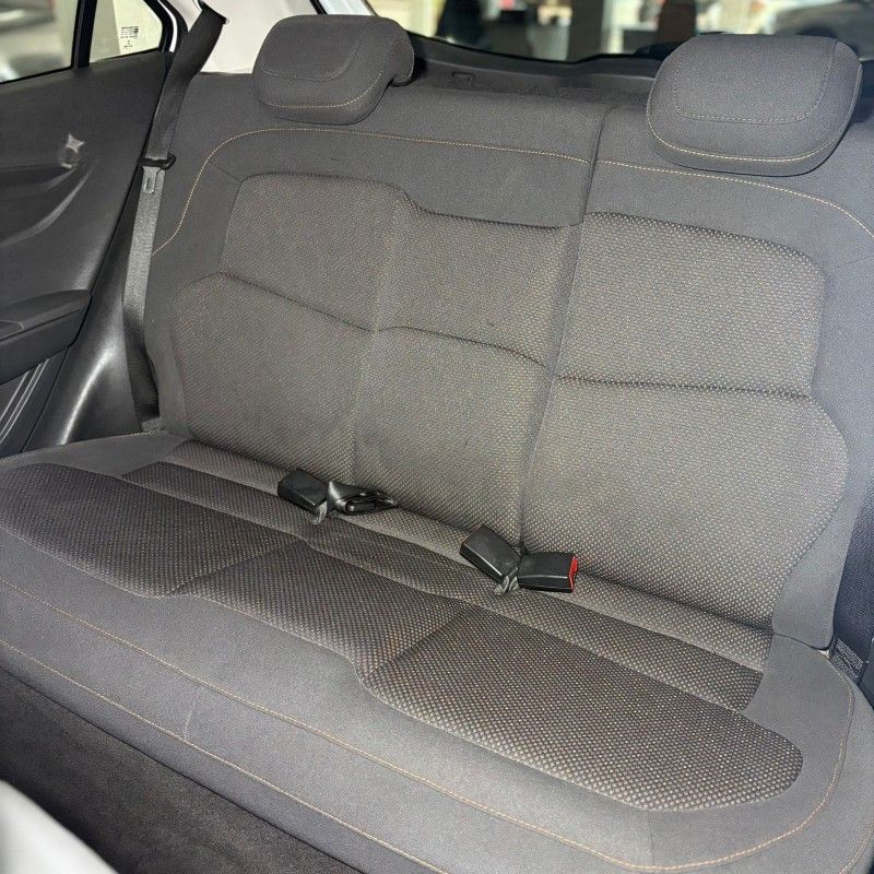 Chevrolet ONIX LTZ 1.4 2015/2015 SÉRGIO VEÍCULOS TEUTÔNIA / Carros no Vale