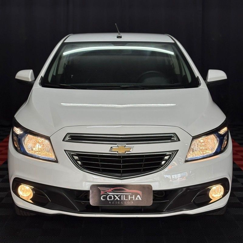 Chevrolet ONIX LTZ 1.4 2015/2015 SÉRGIO VEÍCULOS TEUTÔNIA / Carros no Vale