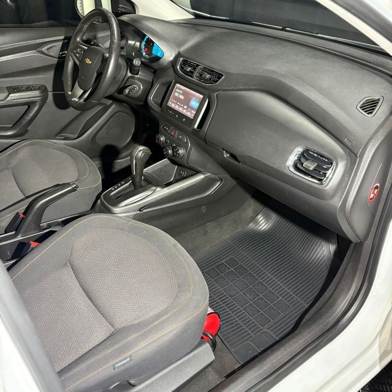 Chevrolet ONIX LTZ 1.4 2015/2015 SÉRGIO VEÍCULOS TEUTÔNIA / Carros no Vale