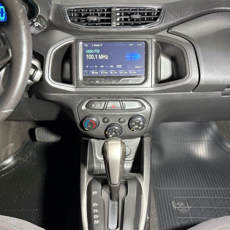 Chevrolet ONIX LTZ 1.4 2015/2015 SÉRGIO VEÍCULOS TEUTÔNIA / Carros no Vale