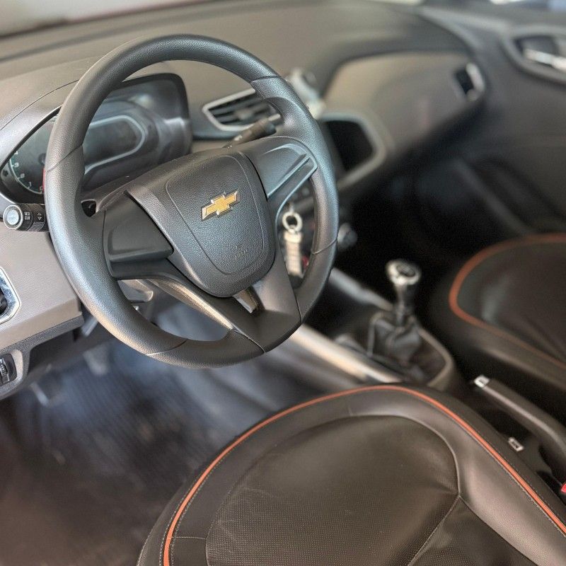 Chevrolet PRISMA LTZ 1.4 2015/2015 SÉRGIO VEÍCULOS TEUTÔNIA / Carros no Vale