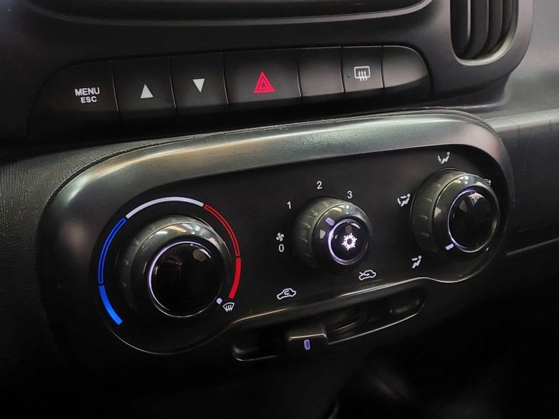 Fiat MOBI 1.0 EVO FLEX LIKE MANUAL 2022/2023 BETIOLO NOVOS E SEMINOVOS LAJEADO / Carros no Vale
