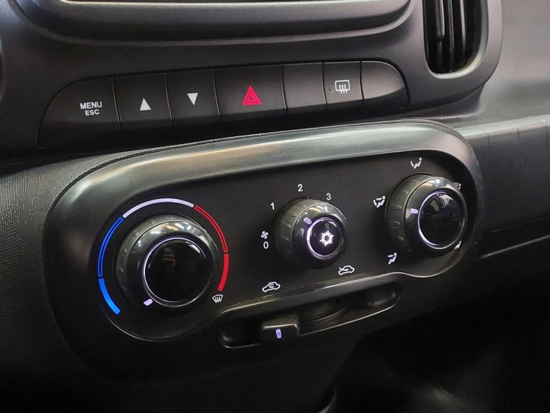 Fiat MOBI 1.0 EVO FLEX LIKE MANUAL 2022/2023 BETIOLO NOVOS E SEMINOVOS LAJEADO / Carros no Vale