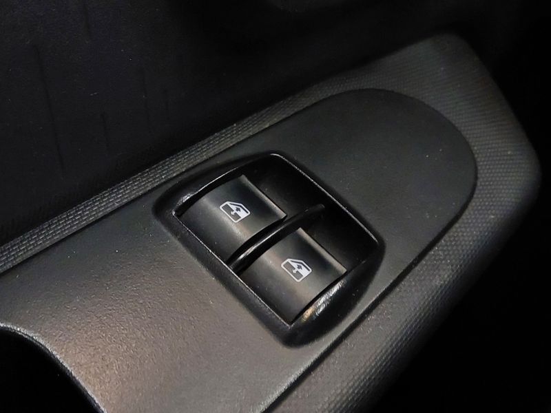 Fiat MOBI 1.0 EVO FLEX LIKE MANUAL 2022/2023 BETIOLO NOVOS E SEMINOVOS LAJEADO / Carros no Vale