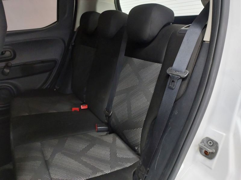 Fiat MOBI 1.0 EVO FLEX LIKE MANUAL 2022/2023 BETIOLO NOVOS E SEMINOVOS LAJEADO / Carros no Vale