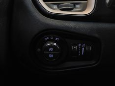JEEP RENEGADE 1.8 16V FLEX SPORT 4P MANUAL 2015/2016 BETIOLO NOVOS E SEMINOVOS LAJEADO / Carros no Vale