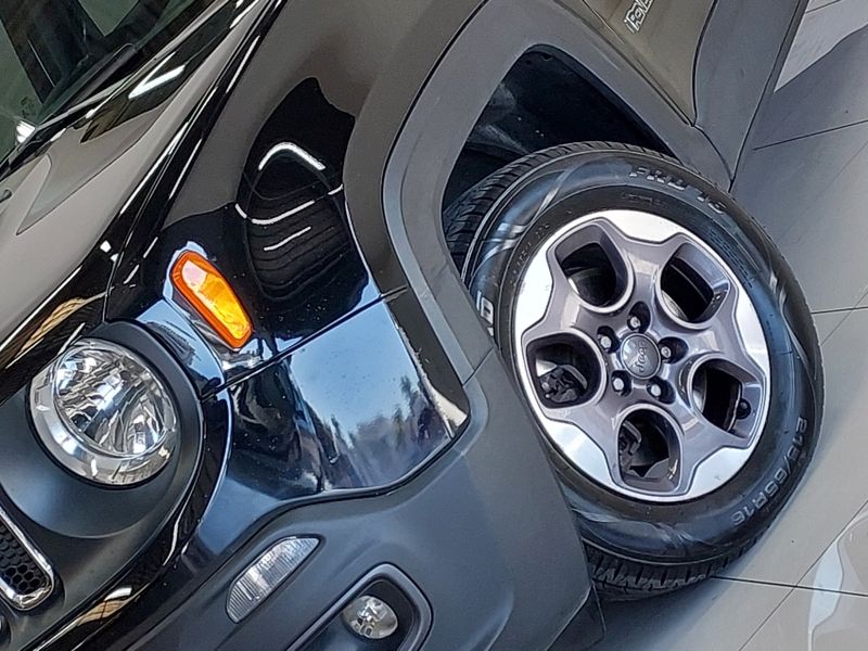 JEEP RENEGADE 1.8 16V FLEX SPORT 4P MANUAL 2015/2016 BETIOLO NOVOS E SEMINOVOS LAJEADO / Carros no Vale