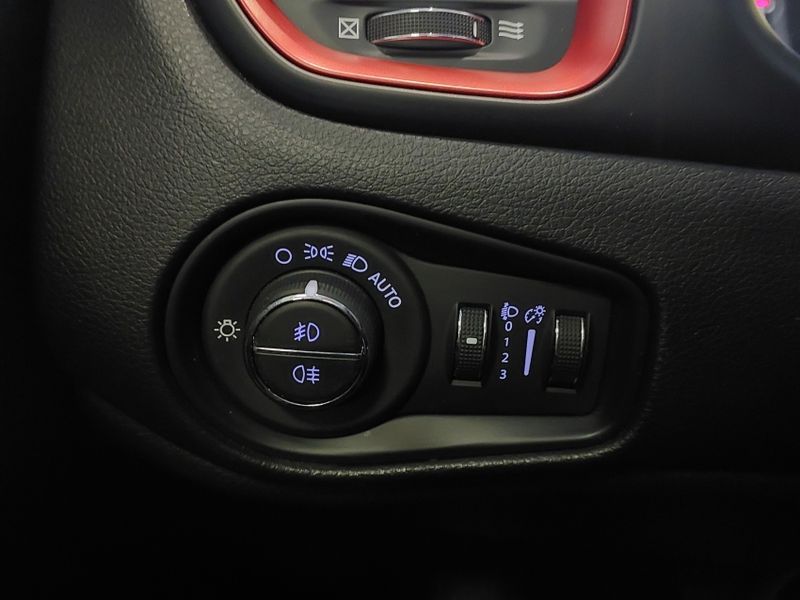 JEEP RENEGADE 2.0 16V TURBO DIESEL TRAILHAWK 4P 4X4 AUTOMÁTICO 2018/2019 BETIOLO NOVOS E SEMINOVOS LAJEADO / Carros no Vale