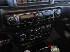 JEEP WRANGLER 2.0 TURBO GASOLINA UNLIMITED OVERLAND 4P 4X4 AT8 2021/2021 BETIOLO NOVOS E SEMINOVOS LAJEADO / Carros no Vale