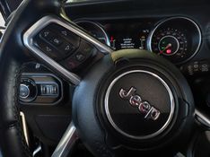 JEEP WRANGLER 2.0 TURBO GASOLINA UNLIMITED OVERLAND 4P 4X4 AT8 2021/2021 BETIOLO NOVOS E SEMINOVOS LAJEADO / Carros no Vale