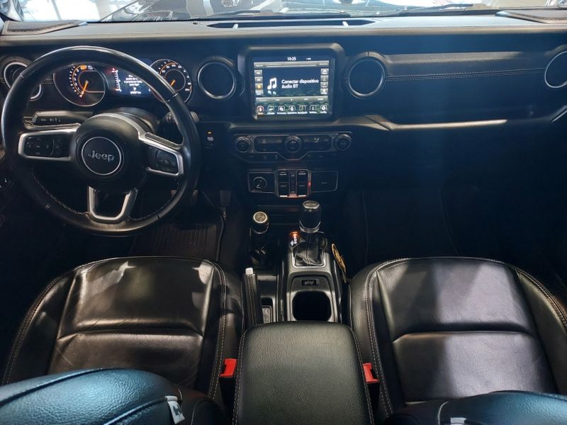 JEEP WRANGLER 2.0 TURBO GASOLINA UNLIMITED OVERLAND 4P 4X4 AT8 2021/2021 BETIOLO NOVOS E SEMINOVOS LAJEADO / Carros no Vale