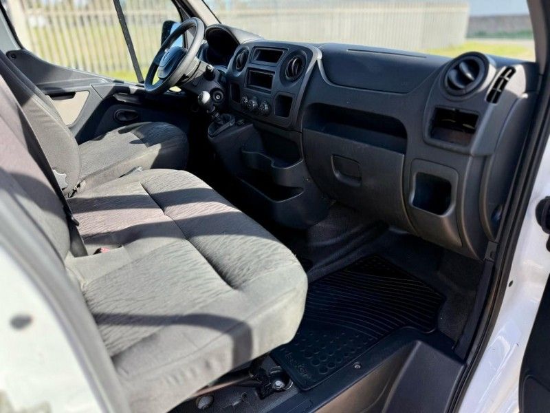 Renault MASTER FURGAO 2.3 2020/2020 SÉRGIO VEÍCULOS TEUTÔNIA / Carros no Vale