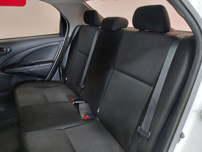 Toyota ETIOS 1.5 X SEDAN 16V FLEX 4P MANUAL 2020/2021 BETIOLO NOVOS E SEMINOVOS LAJEADO / Carros no Vale