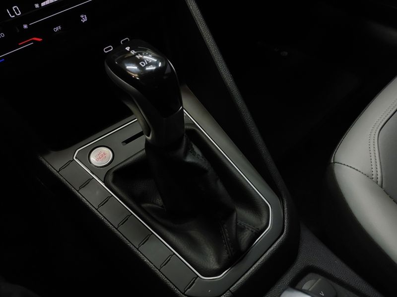 Volkswagen NIVUS 1.0 200 TSI TOTAL FLEX HIGHLINE AUTOMÁTICO 2023/2024 BETIOLO NOVOS E SEMINOVOS LAJEADO / Carros no Vale