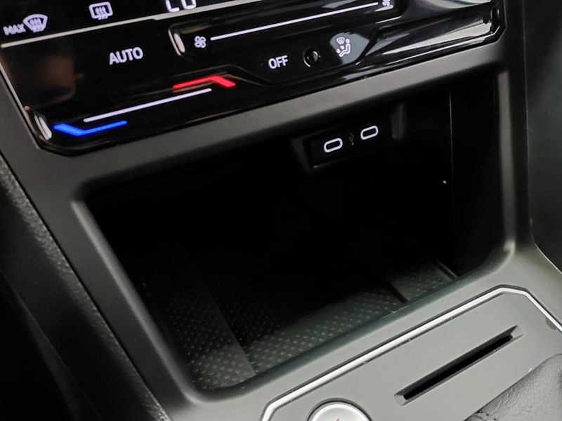 Volkswagen NIVUS 1.0 200 TSI TOTAL FLEX HIGHLINE AUTOMÁTICO 2023/2024 BETIOLO NOVOS E SEMINOVOS LAJEADO / Carros no Vale
