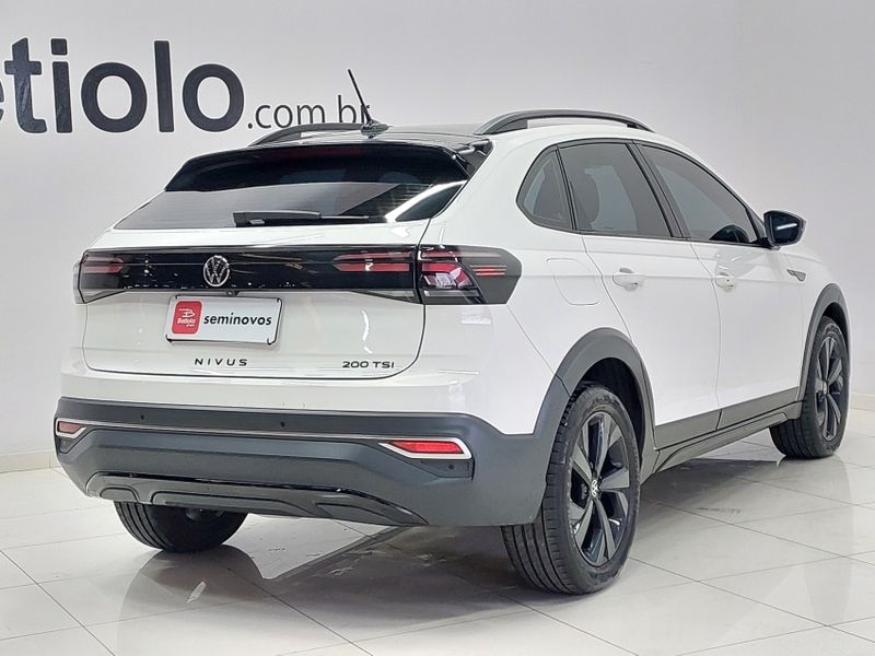 Volkswagen NIVUS 1.0 200 TSI TOTAL FLEX HIGHLINE AUTOMÁTICO 2023/2024 BETIOLO NOVOS E SEMINOVOS LAJEADO / Carros no Vale