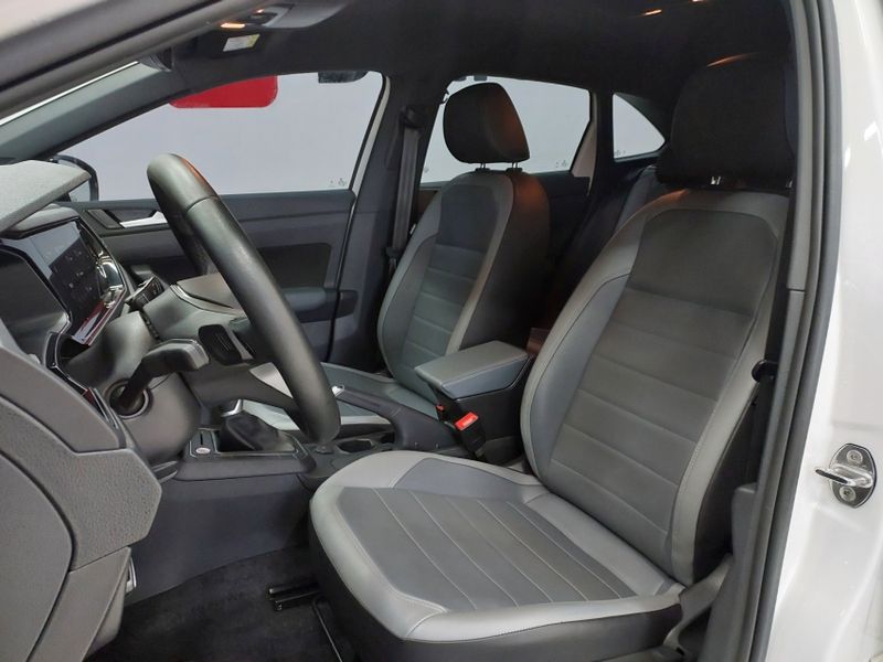 Volkswagen NIVUS 1.0 200 TSI TOTAL FLEX HIGHLINE AUTOMÁTICO 2023/2024 BETIOLO NOVOS E SEMINOVOS LAJEADO / Carros no Vale