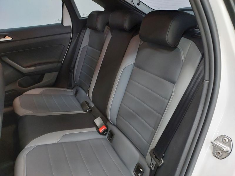 Volkswagen NIVUS 1.0 200 TSI TOTAL FLEX HIGHLINE AUTOMÁTICO 2023/2024 BETIOLO NOVOS E SEMINOVOS LAJEADO / Carros no Vale