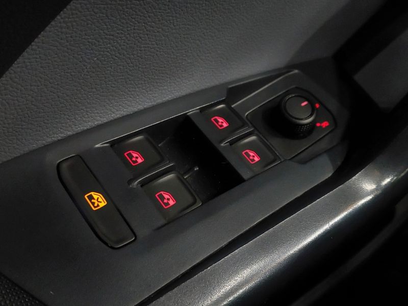 Volkswagen T-CROSS 1.0 200 TSI TOTAL FLEX SENSE AUTOMÁTICO 2022/2022 BETIOLO NOVOS E SEMINOVOS LAJEADO / Carros no Vale