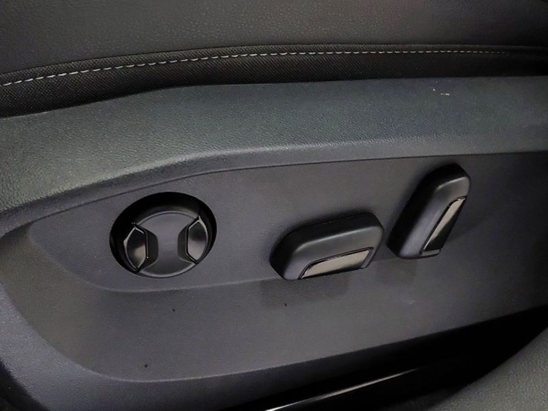 Volkswagen TAOS 1.4 250 TSI TOTAL FLEX HIGHLINE AUTOMÁTICO 2024/2024 BETIOLO NOVOS E SEMINOVOS LAJEADO / Carros no Vale