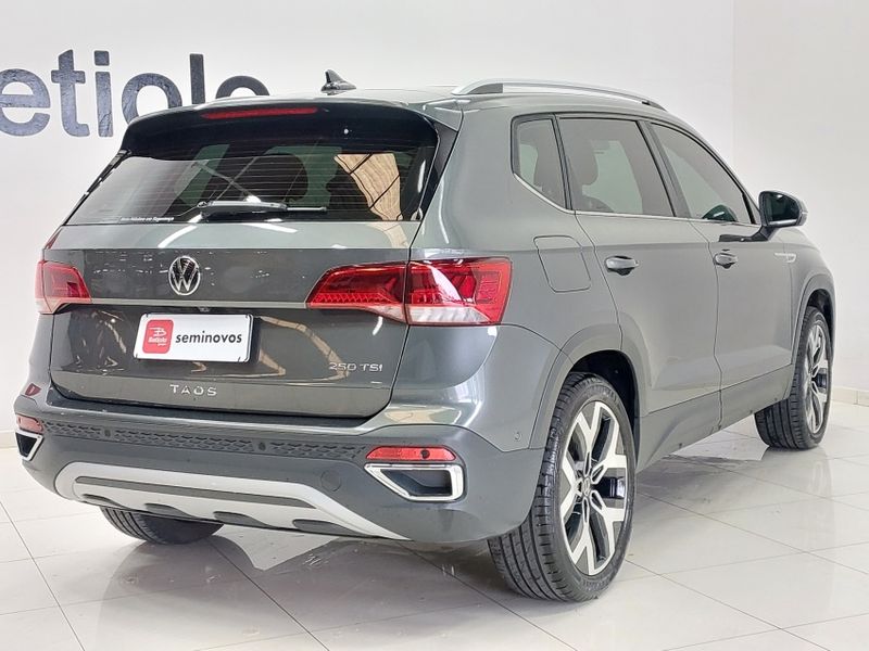 Volkswagen TAOS 1.4 250 TSI TOTAL FLEX HIGHLINE AUTOMÁTICO 2024/2024 BETIOLO NOVOS E SEMINOVOS LAJEADO / Carros no Vale