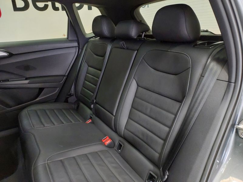Volkswagen TAOS 1.4 250 TSI TOTAL FLEX HIGHLINE AUTOMÁTICO 2024/2024 BETIOLO NOVOS E SEMINOVOS LAJEADO / Carros no Vale